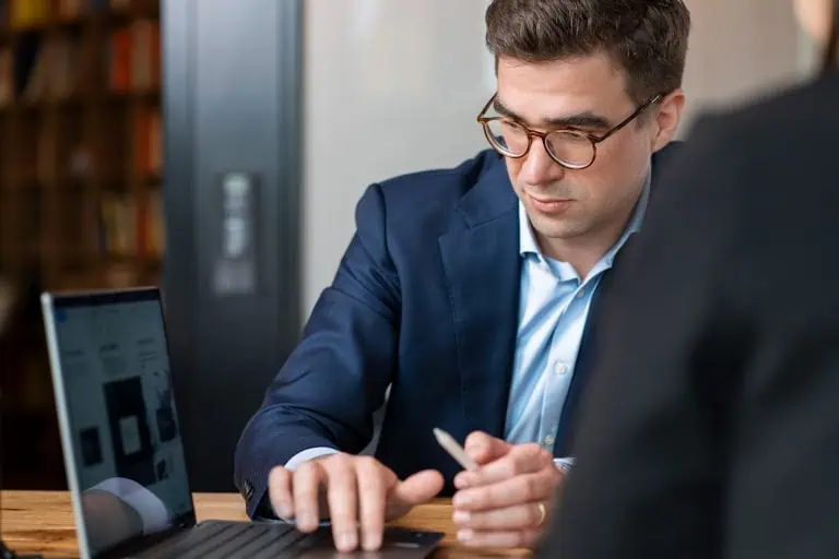 Schematische Darstellung des Buchwertsprungs bei Einlage einer Immobilie in eine KG Step-Up nach § 6 EStG